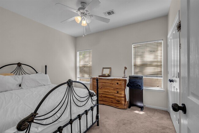 Building Photo - 55 S Bethany Bend Cir