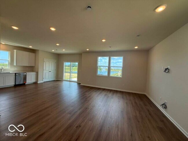 Building Photo - 3802 Sterling Dr