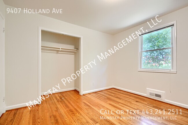 Building Photo - 9407 Holland Ave