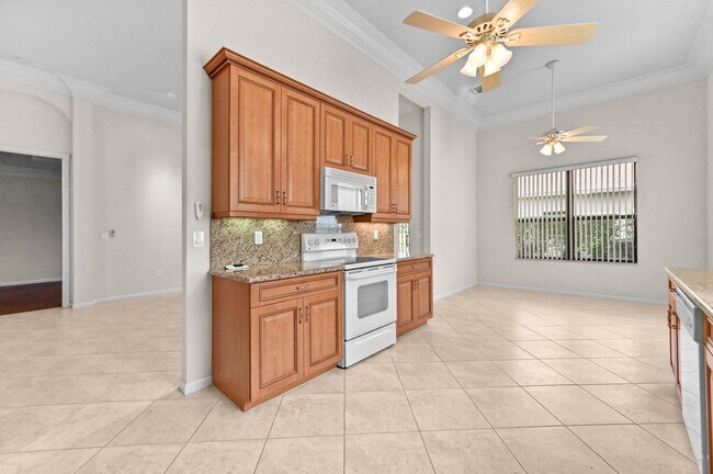 Building Photo - 6823 Fabiano Cir