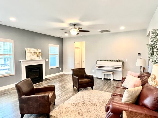 Building Photo - 775 Ave of the Carolinas