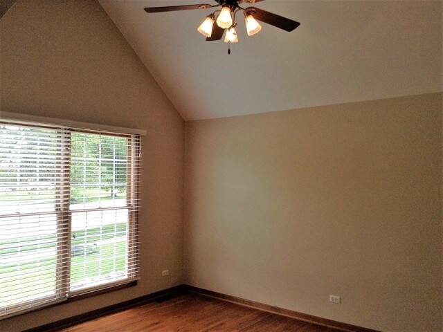 Building Photo - 1404 Lily Cache Ln