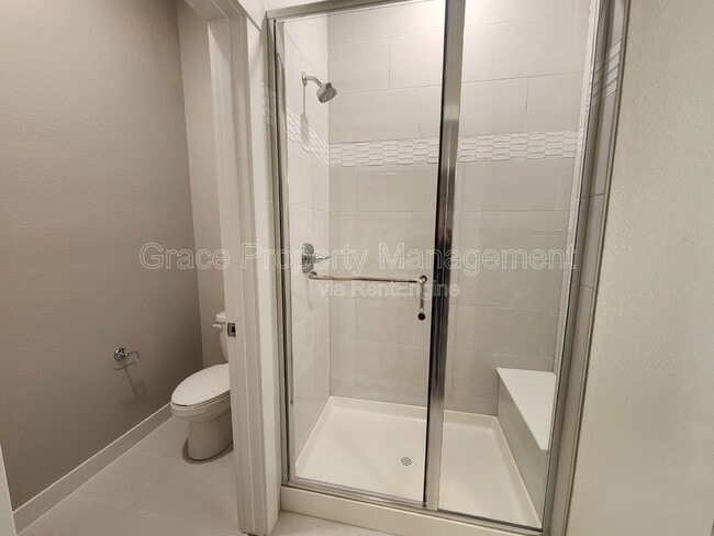 Building Photo - 305 High Point Dr