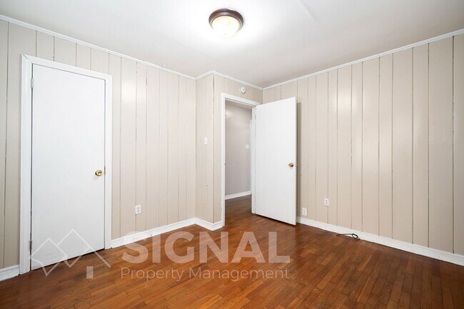 Building Photo - 5117 Highland Ave