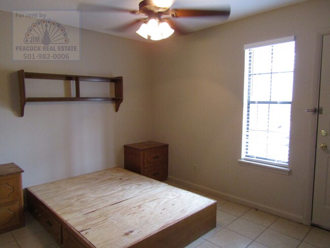 Building Photo - 1100 S James St