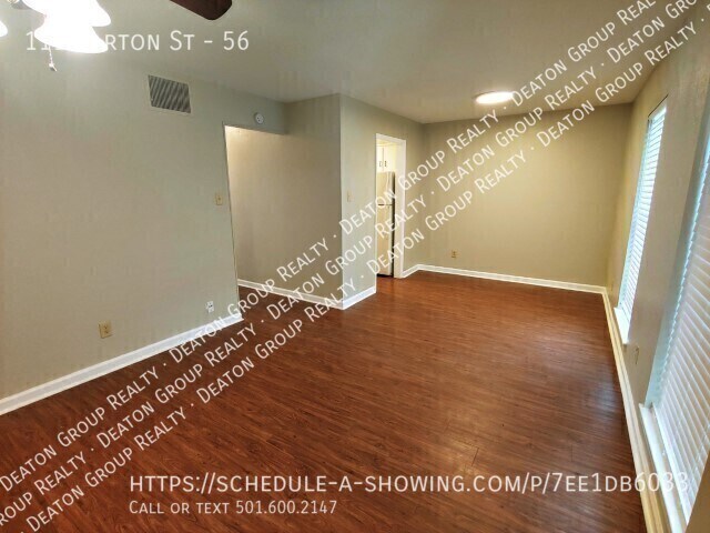 Building Photo - 111 Barton St