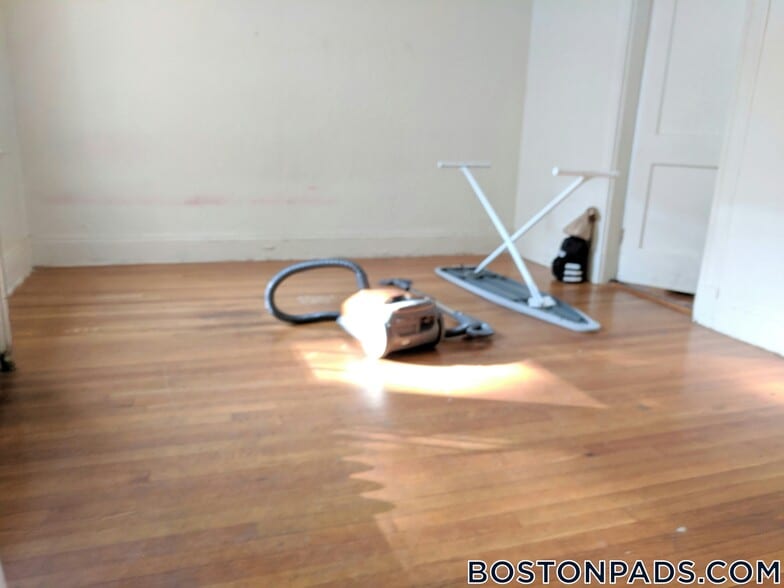 Building Photo - 1167 Boylston St
