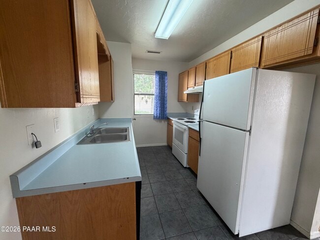 Building Photo - 3001 N Majesty Dr