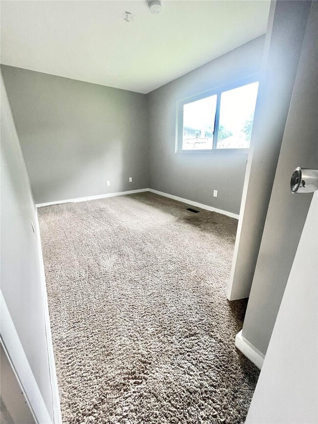 Building Photo - 805 Juniper Dr