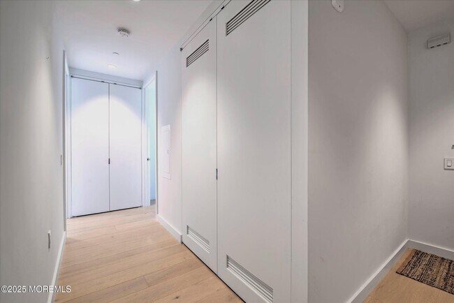 Building Photo - 1101 Ocean Ave N