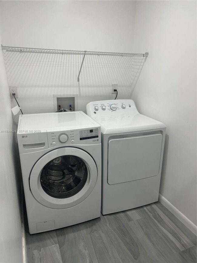 Building Photo - 18632 SW 93rd Ct