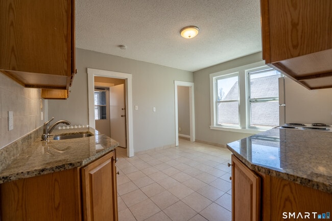 Building Photo - 47-49-49 Roxbury St