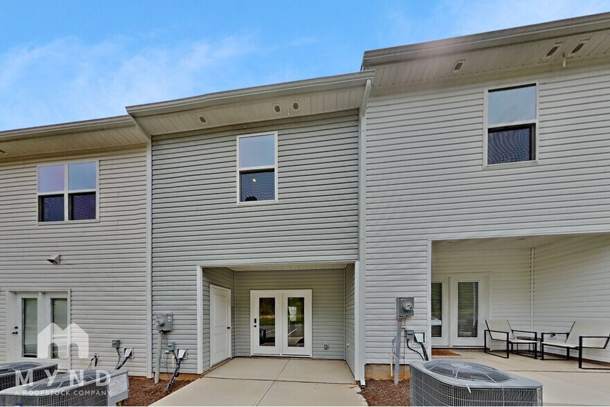 Building Photo - 1306 Principal Featherstone Ave