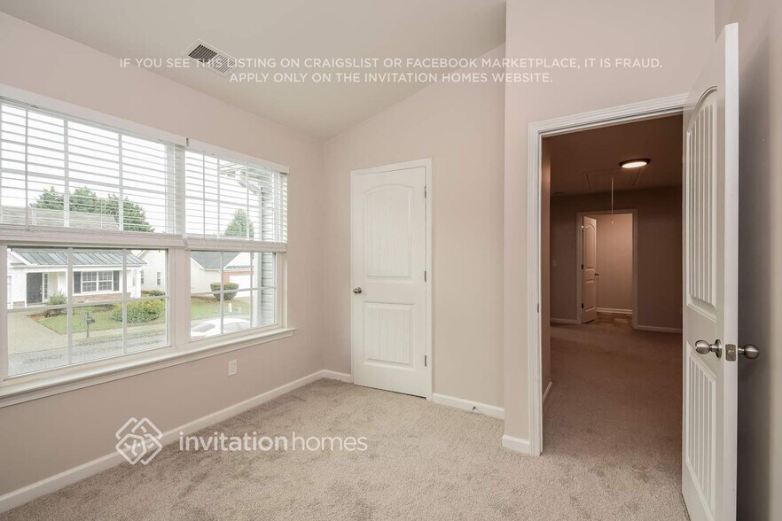 Building Photo - 500 Prominence Cir