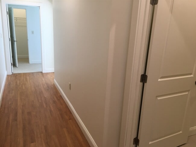 Building Photo - 875 Elm St