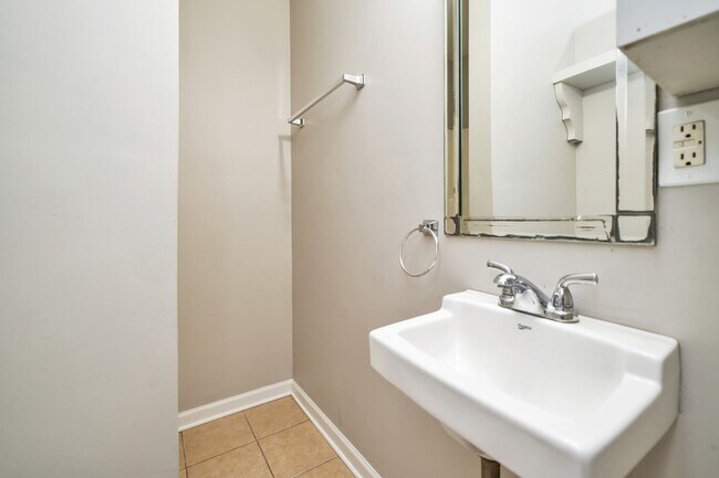 Building Photo - Grab This Dolomite Charmer Before It’s Gone!"