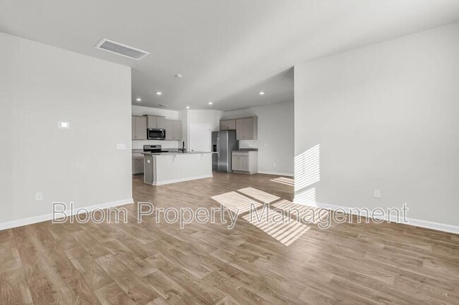 Building Photo - 507 Sybilwood Ln