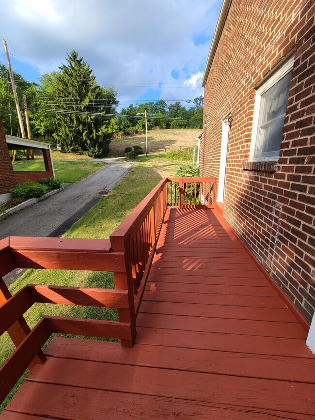 Deck Entrance - 965 McNeilly Rd