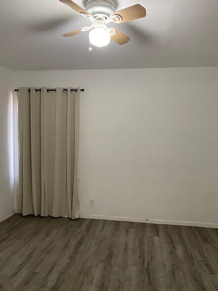 BEDROOM2 - 45127 Division St