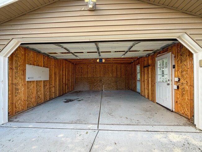 Building Photo - 2505 Bonner St