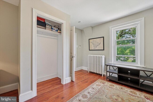 Building Photo - 466 1/2 Conarroe St