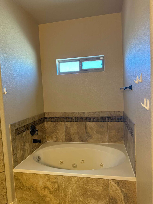 Building Photo - 3045 Woodhead