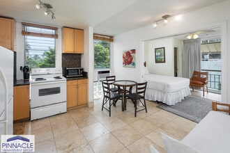 Building Photo - 240 Lili?uokalani Ave