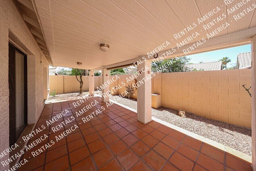 Building Photo - 3301 E Wescott Dr
