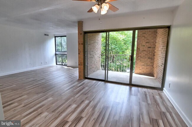 Building Photo - 1580 Moorings Dr