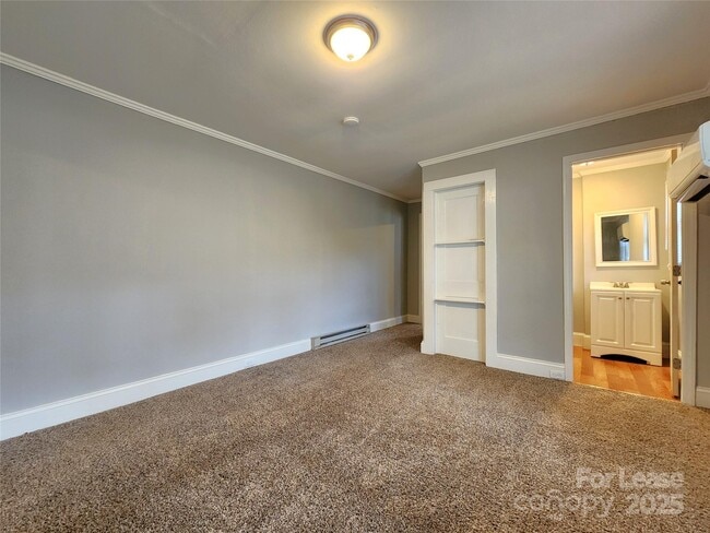 Building Photo - 816 S Ridge Ave