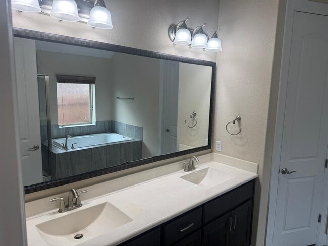 Building Photo - 13704 Camp Comfort Ln