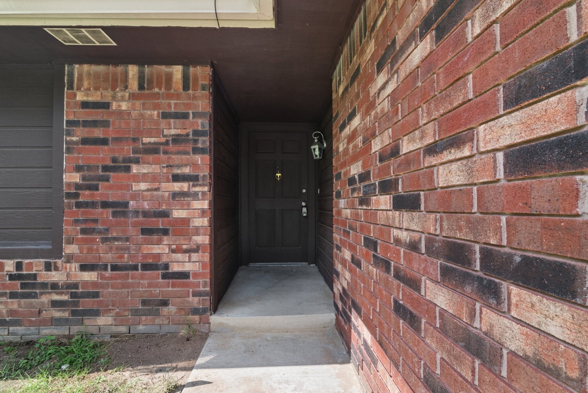 Building Photo - 4604 S Ironwood Ave