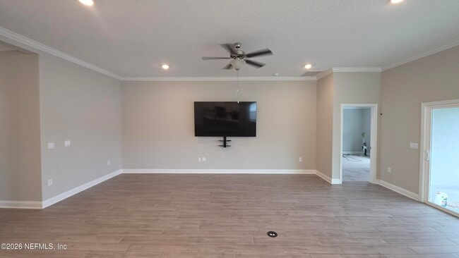 Building Photo - 721 Narvarez Ave