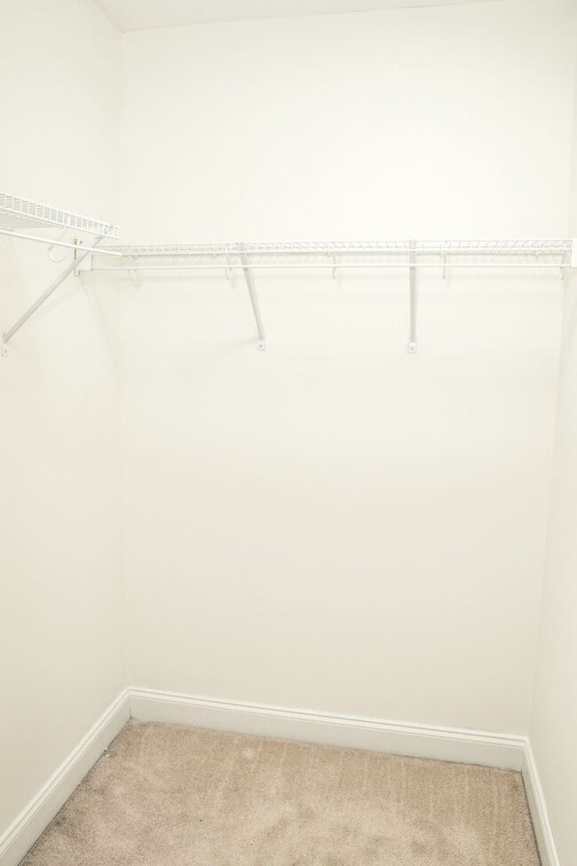 Building Photo - Three Bedroom on the Pond in Hearthstone Lakes Community