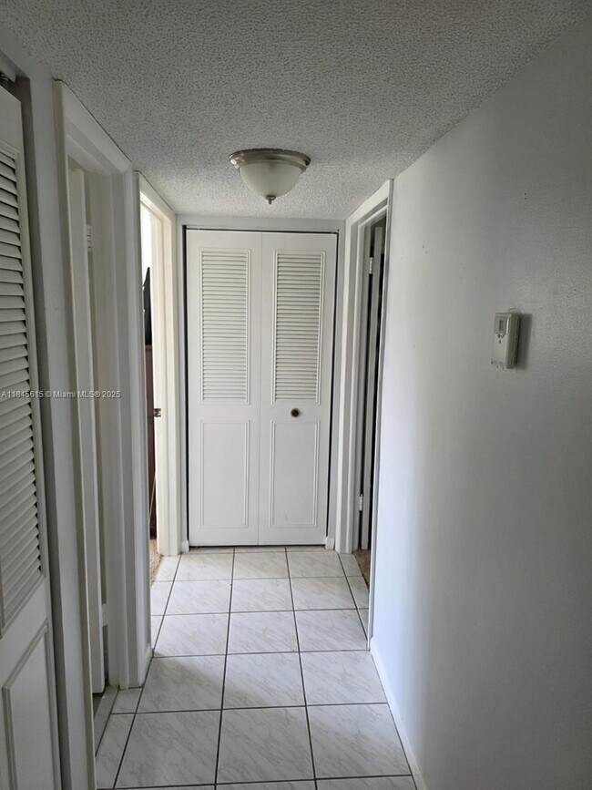 Building Photo - 8065 SW 107th Ave