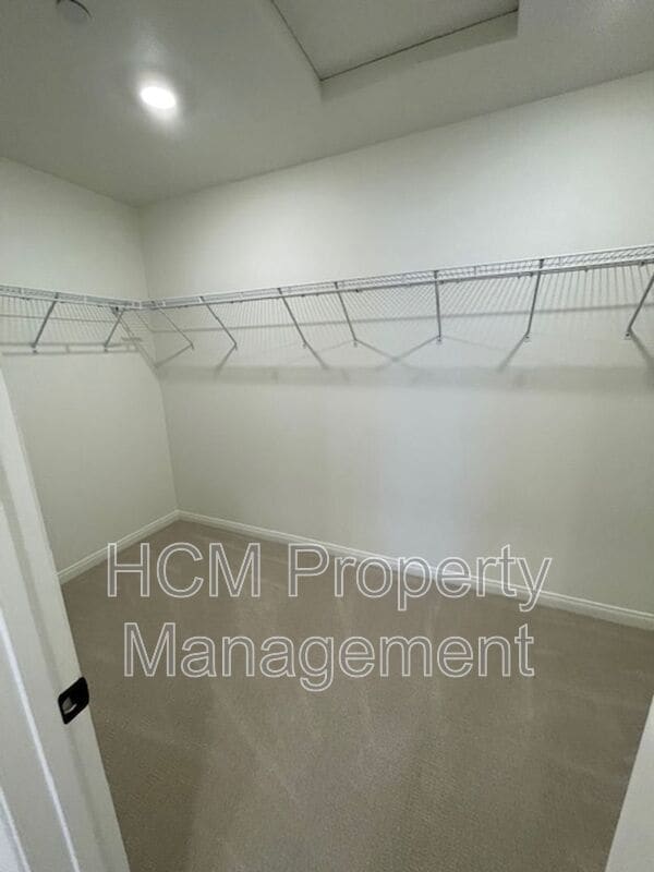 Building Photo - 4254 S Hermosa Paseo