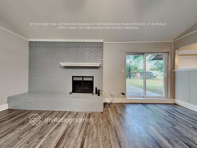 Building Photo - 747 James Cir