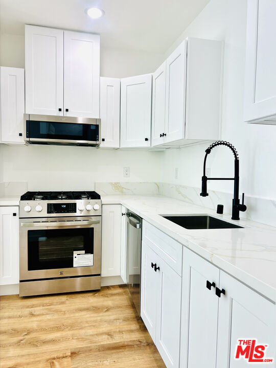 Building Photo - 938 W Glenoaks Blvd