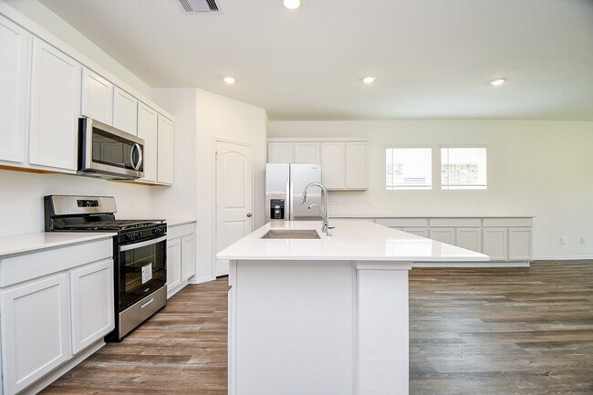 Building Photo - 6023 Ginevra Summers Dr