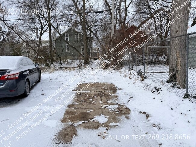 Building Photo - 727 Union Ave SE