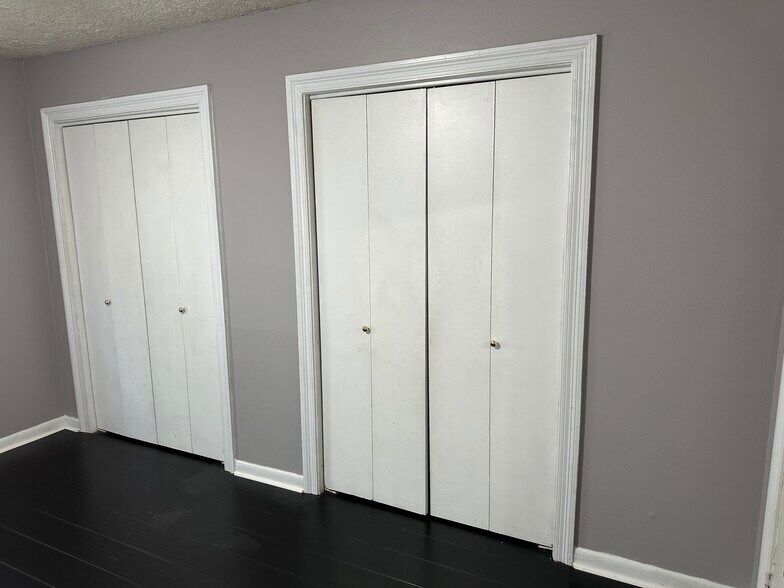 Building Photo - 540 S Flannery Rd