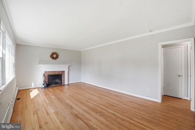 Building Photo - 2913 Cleave Dr