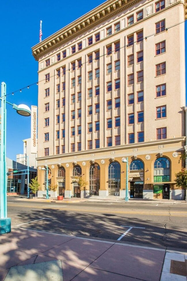 Primary Photo - Eccentric 2 Bedroom 2.5 Bathroom Condo In ...