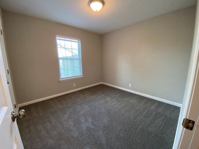 Building Photo - 118 Hydrangea Rd