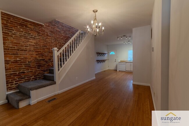 Building Photo - 341 E 27th St