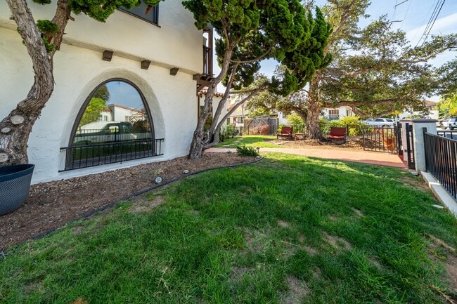 Building Photo - 3605 Dove Ct