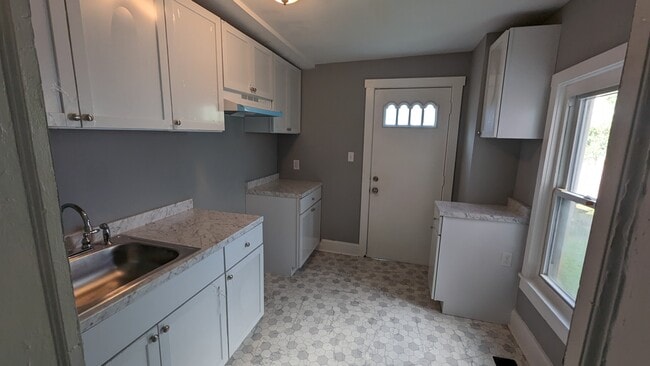 Building Photo - 5 Newlinville Rd