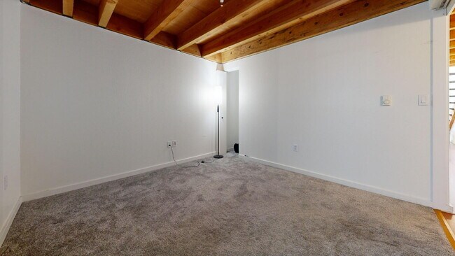 Building Photo - Bright & Modern 2BR/2BA Loft-Style Condo i...