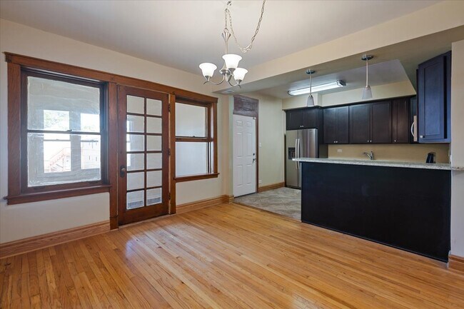Building Photo - 1448 E 72nd Pl