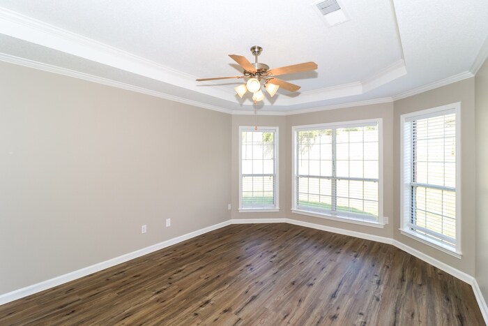 Building Photo - 2402 Mason Dr